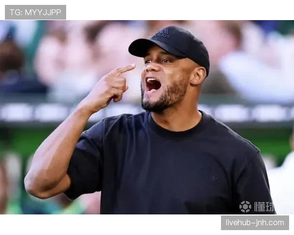 孔帕尼白天西装教头，傍晚推着婴儿车回家，真分不清他是在带队还是去接娃